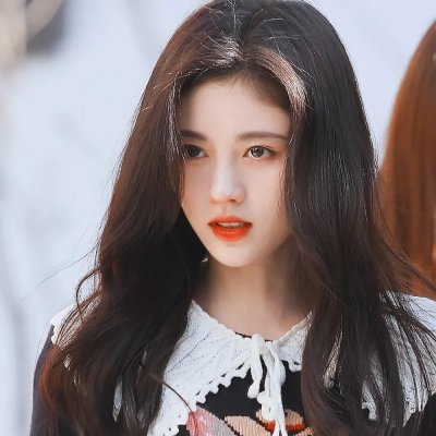 轻轻拂过